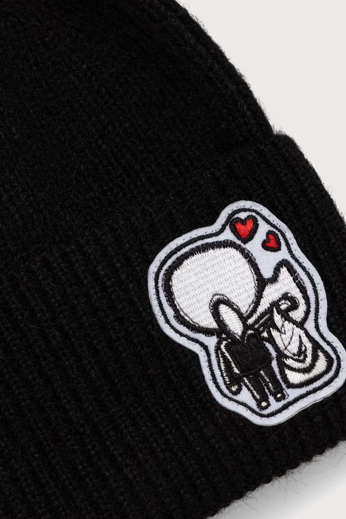 Dodatki Karl Lagerfeld Beanie kapa z volno B4W33041 črna