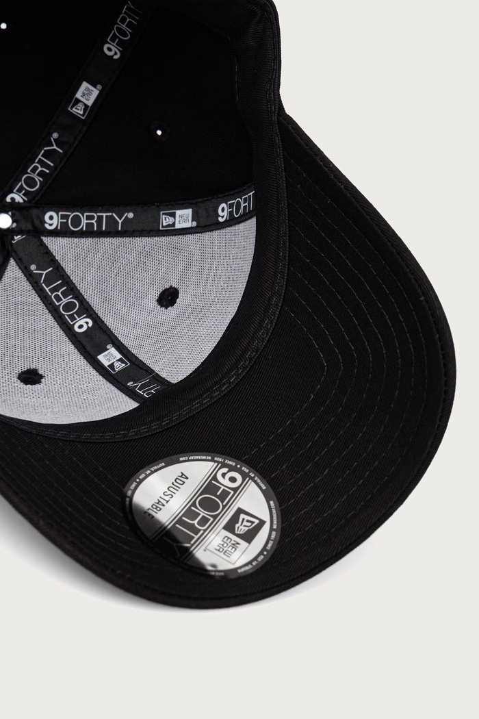 New Era czapka z daszkiem bawełniana FAUX PONY INFILL 9FORTY® czarny 60844109