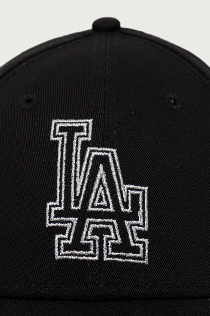 New Era czapka z daszkiem bawełniana METALLIC OUTLINE 9FORTY® 60915768 czarny AW26