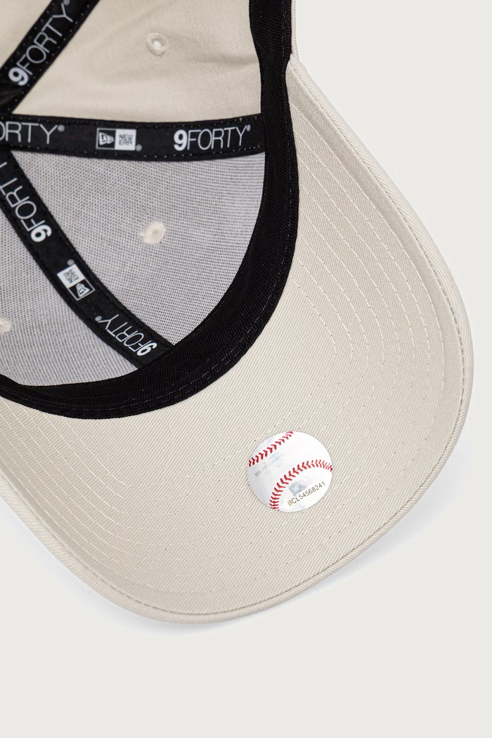 New Era czapka bejsbolówka bawełniana FAUX PONY INFILL 9FORTY® beżowy 60844106
