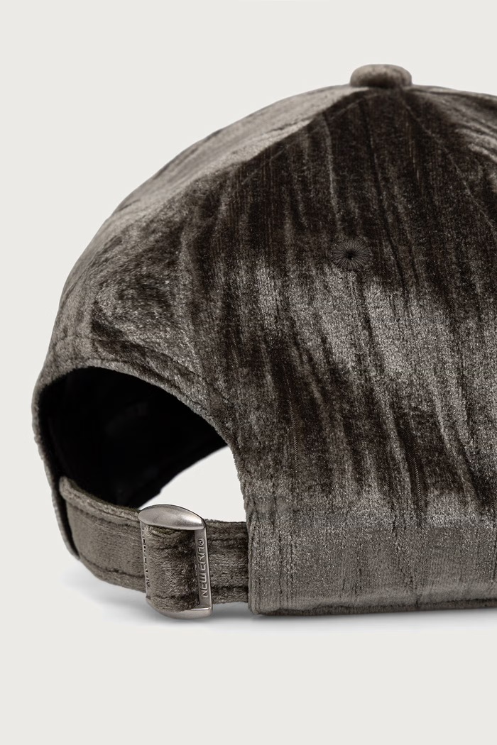 Akcesoria New Era czapka z daszkiem welurowa VELOUR 9TWENTY® 60915849 zielony