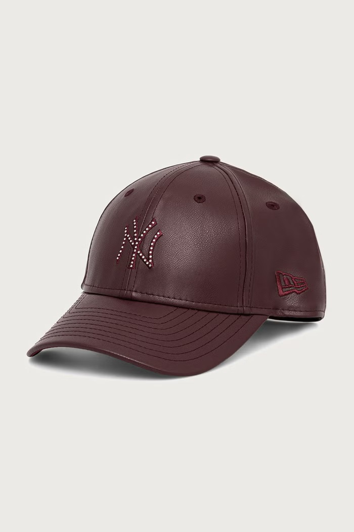 New Era Czapka z daszkiem z imitacji skóry DIAMANTE PU 9FORTY® MC bordowy 60915834