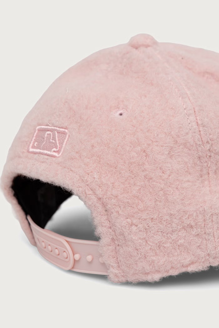 New Era czapka z daszkiem WINTER BORG 9FORTY® MC 60915792 różowy AW26