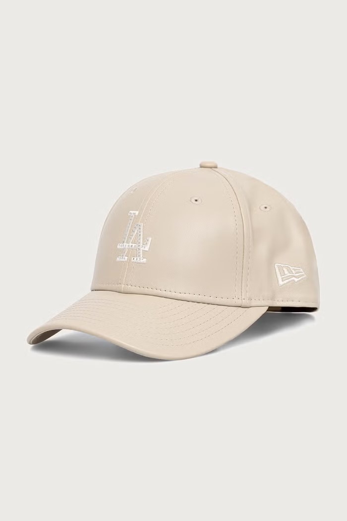 New Era Czapka z daszkiem z imitacji skóry DIAMANTE PU 9FORTY® MC beżowy 60915810