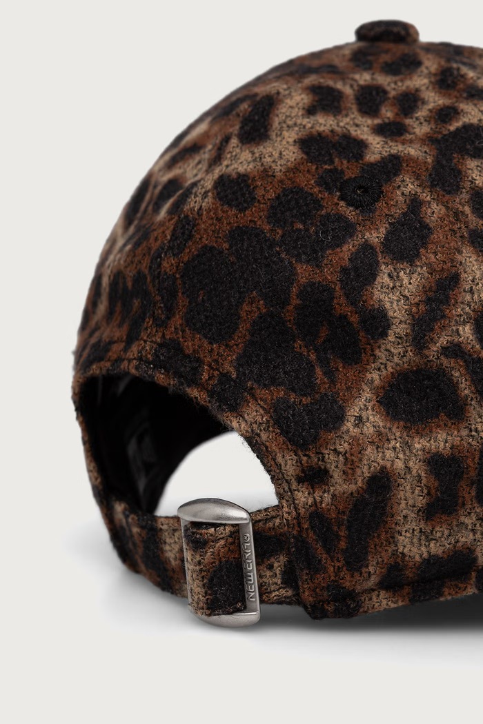New Era czapka z daszkiem COSY LEOPARD 9FORTY® 60915734 brązowy AW26