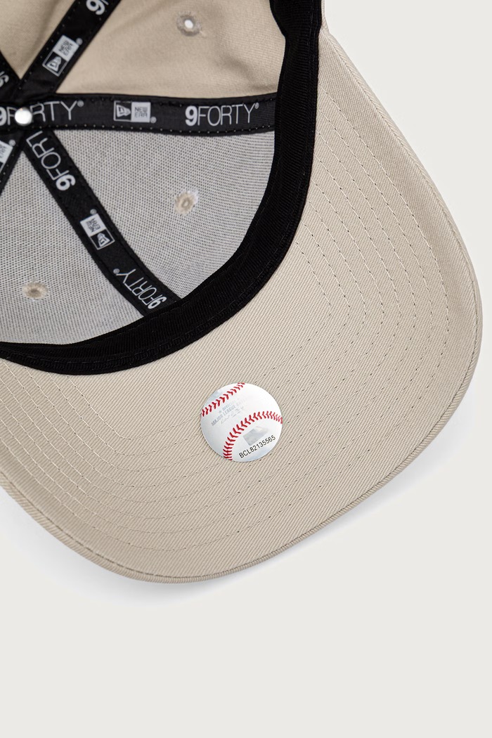 New Era czapka z daszkiem bawełniana LEAGUE ESS 9FORTY® beżowy 60915726