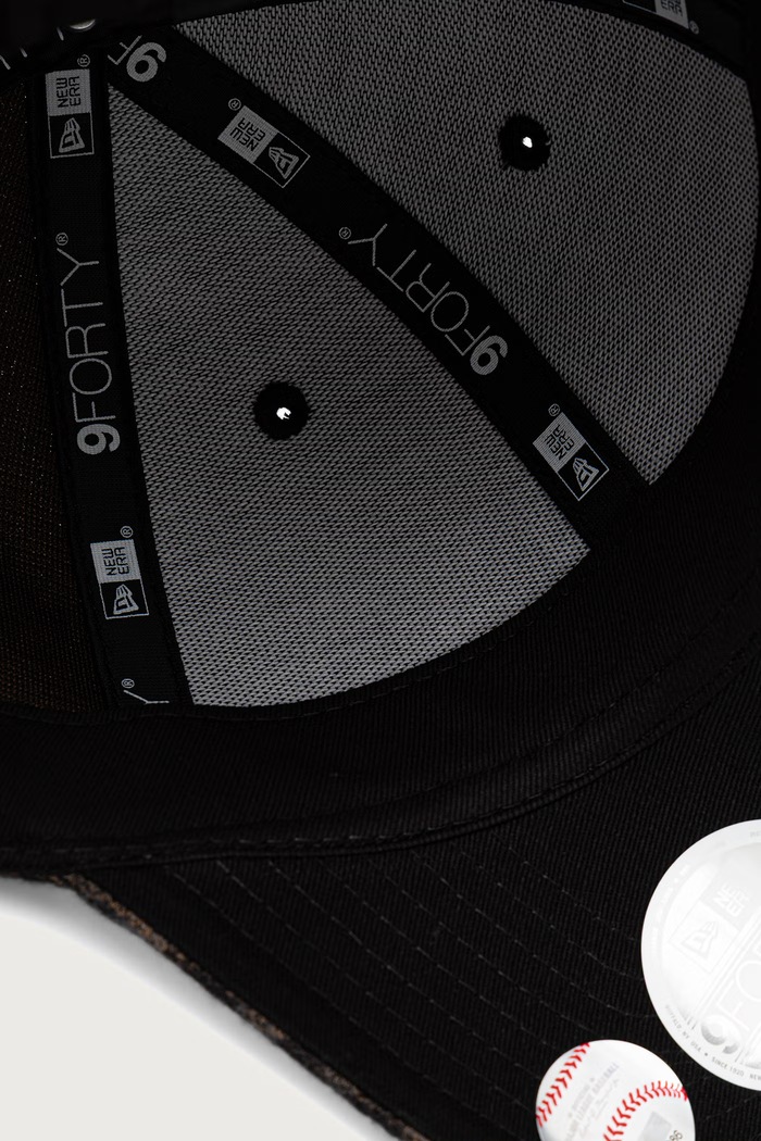 New Era czapka bejsbolówka COSY LEOPARD 9FORTY® czarny 60915728
