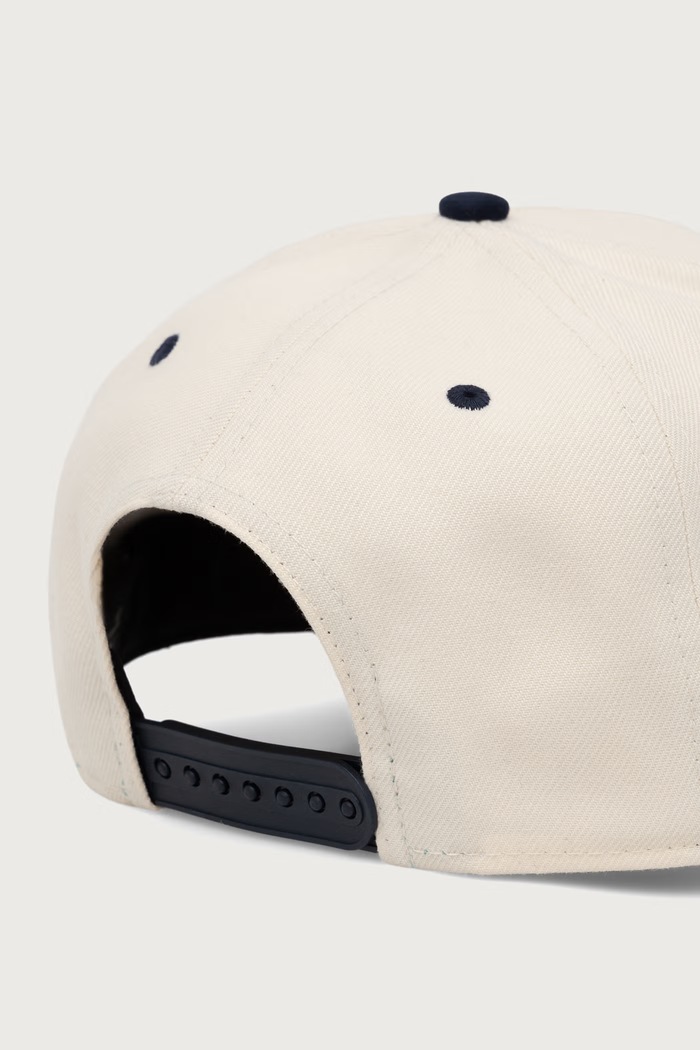 Akcesoria New Era czapka z daszkiem WORDMARK SUEDE E-FRAME 60915950 beżowy