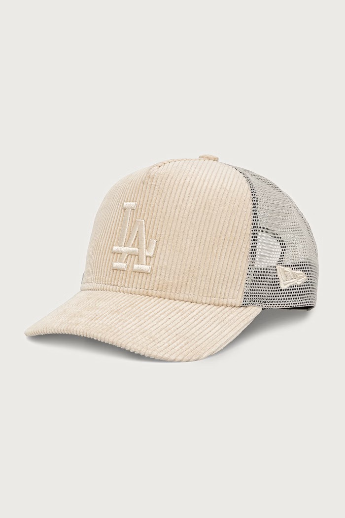 New Era czapka z daszkiem trucker sztruksowa TONAL CORD TRUCKER beżowy 60915925