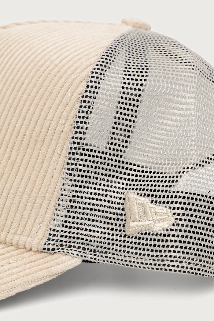 New Era czapka z daszkiem trucker sztruksowa TONAL CORD TRUCKER 60915925 beżowy AW26
