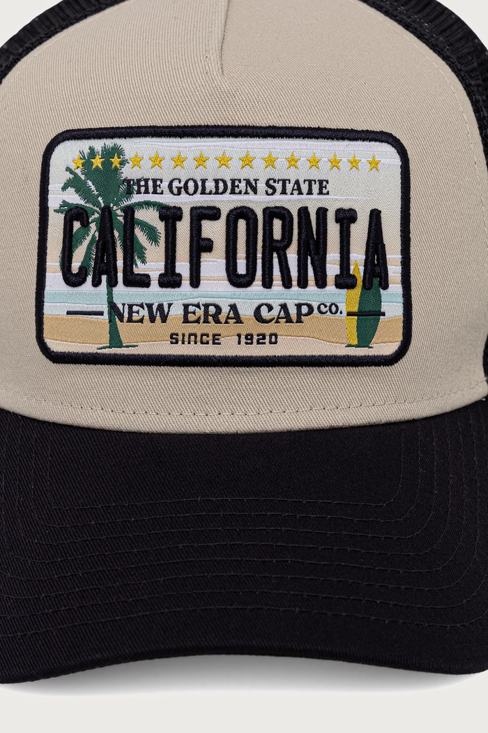 New Era czapka z daszkiem trucker LICENCE PLATE TRUCKER 60915972 beżowy AW26