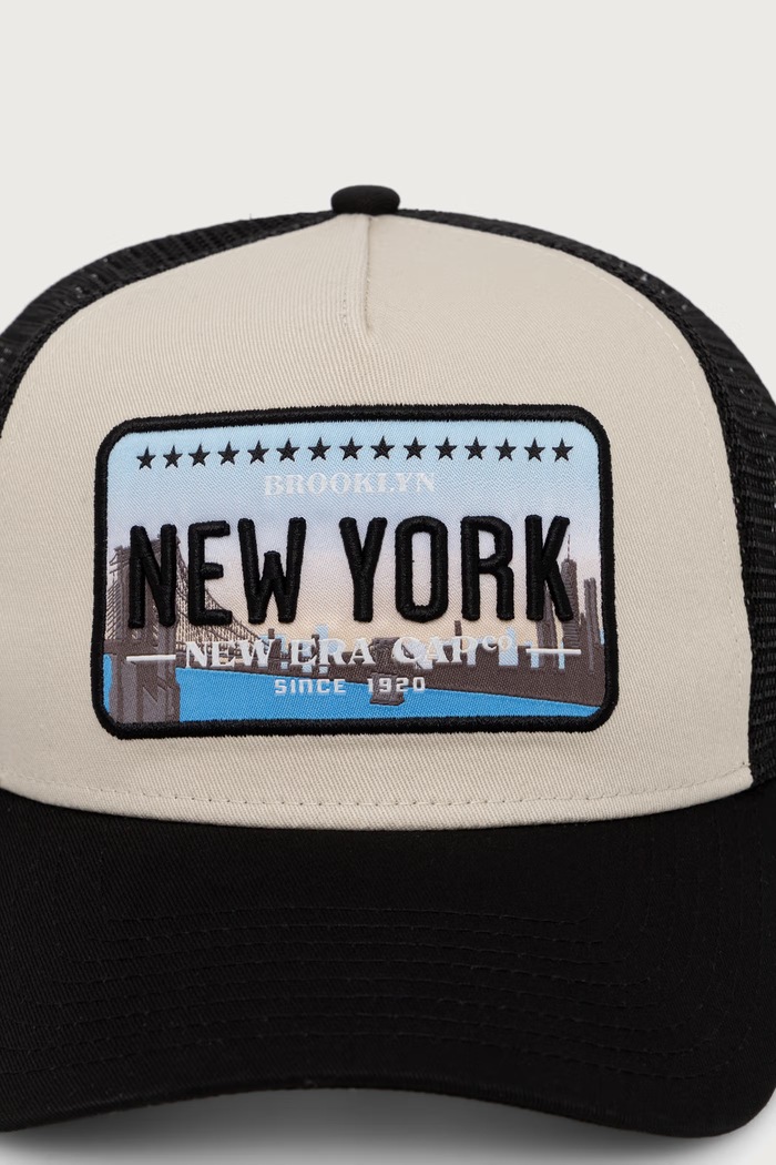 New Era czapka z daszkiem trucker LICENCE PLATE TRUCKER 60915918 beżowy AW26