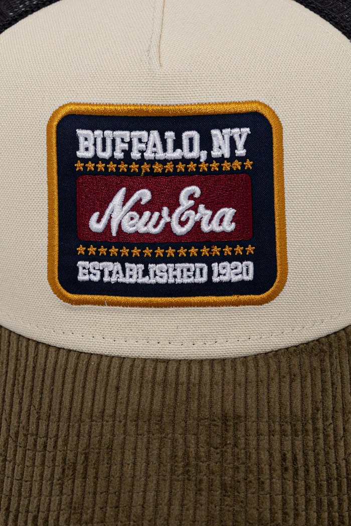New Era czapka z daszkiem PATCH CORD EF TRUCKER 60915862 beżowy AW26
