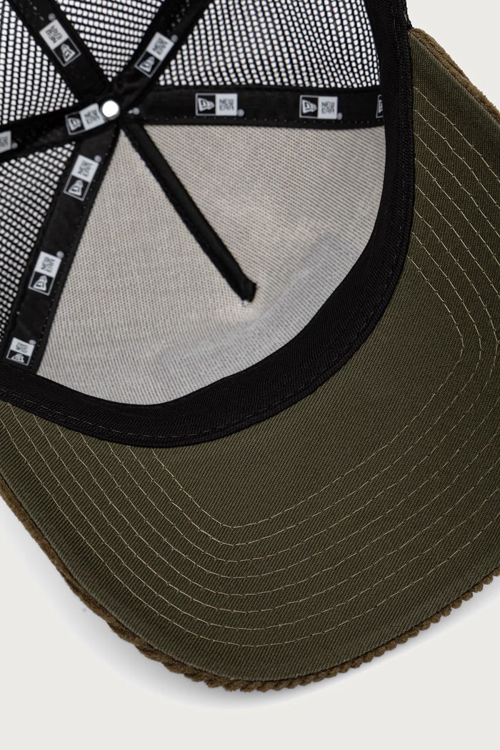 New Era czapka z daszkiem PATCH CORD EF TRUCKER 60915862 beżowy