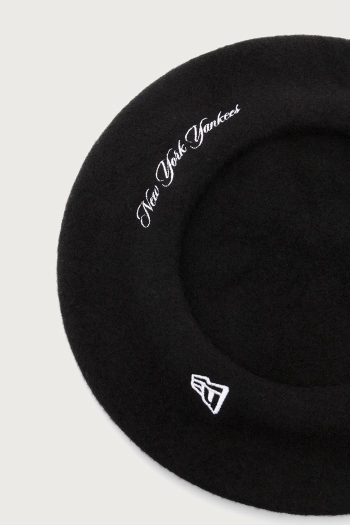 Akcesoria New Era Beret wełniany WOOL SCRIPT 60915736 czarny
