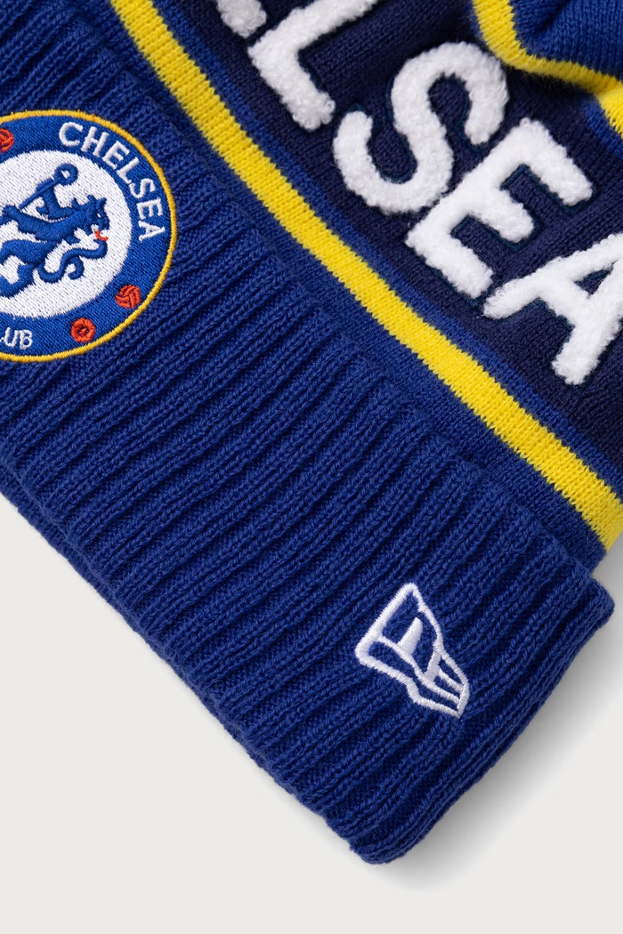 Akcesoria New Era czapka z pomponem SPORT CUFF CHELSEA FC LION CREST 60897617 niebieski