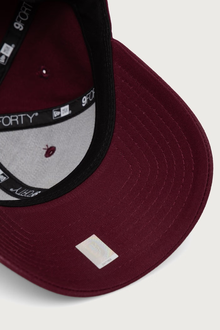 New Era czapka z daszkiem bawełniana 9FORTY® ASTON VILLA FC bordowy 60850849