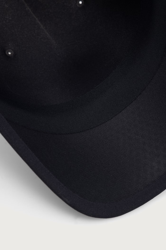 Under Armour czapka z daszkiem czarny 6000413.005