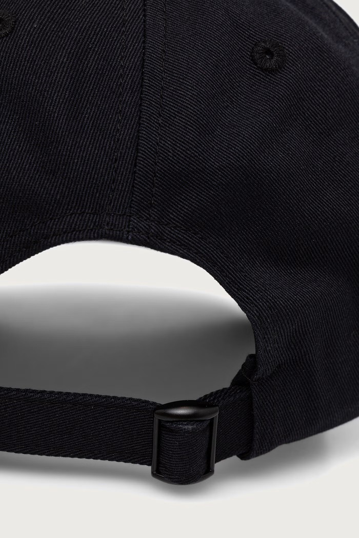 Akcesoria Under Armour Czapka z daszkiem bawełniana Essential 6013123 czarny