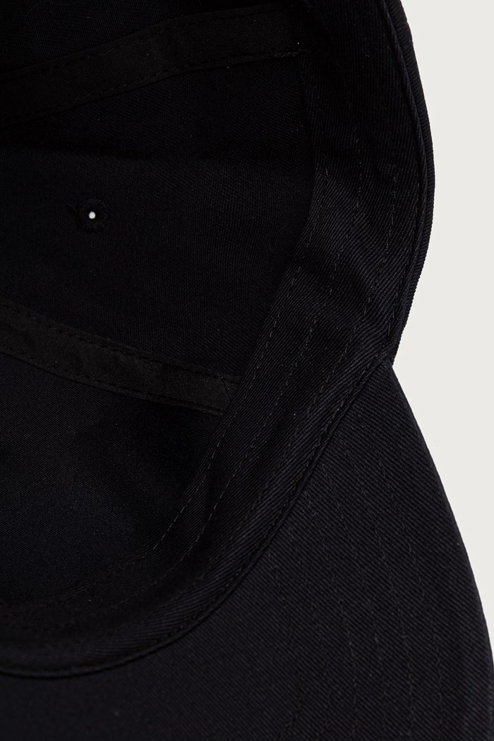 Czapka z daszkiem bawełniana Essential Under Armour 6013123 czarny