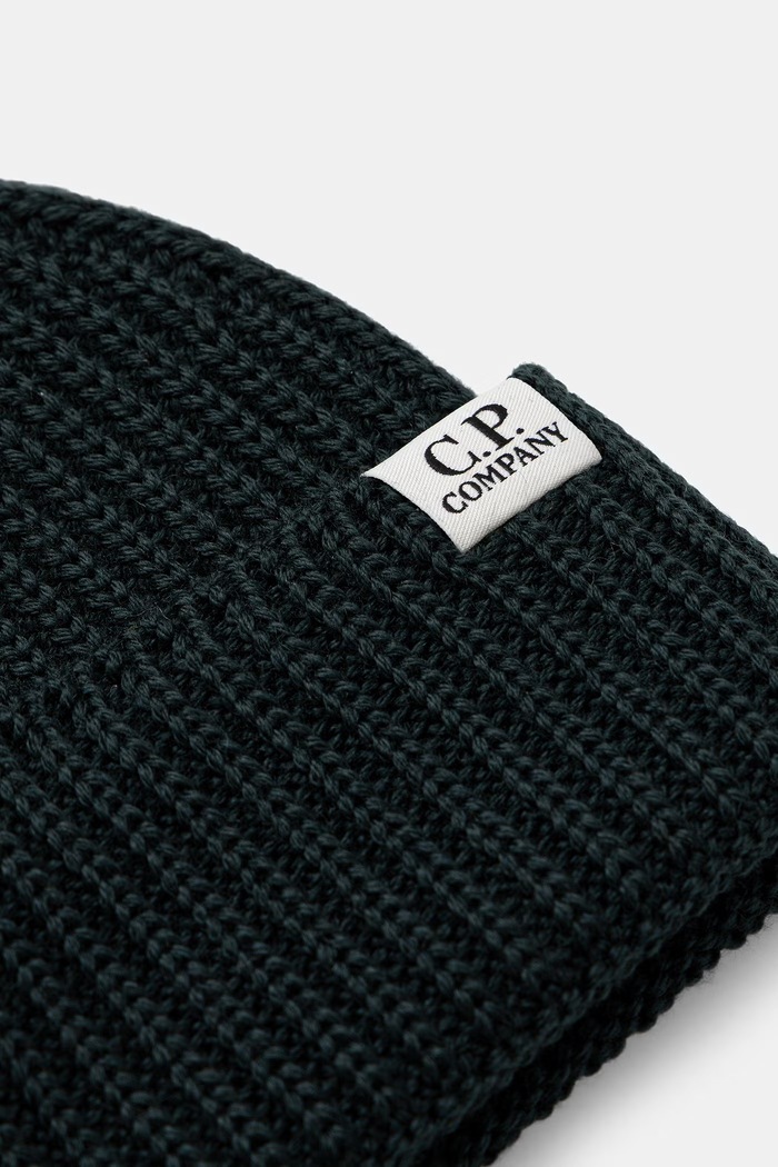 Akcesoria C.P. Company czapka beanie z wełny merino 21CMAC137A005509A zielony