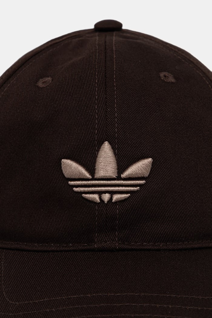 adidas Originals șapcă cu bumbac Adicolor KR1660 maro AW26