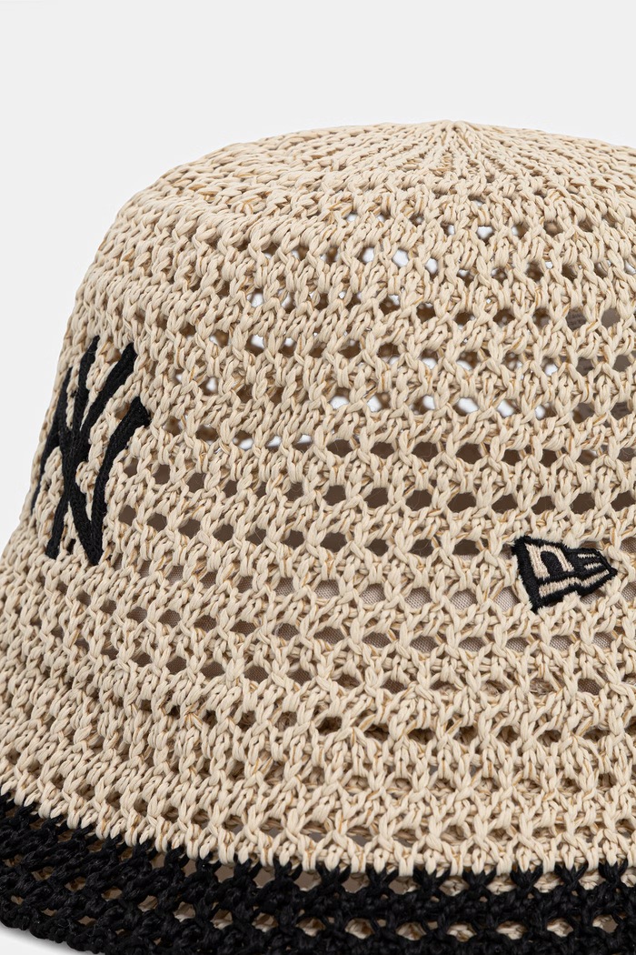 Akcesoria New Era kapelusz bucket pleciony KNITTED BUCKET NYY 60856308 beżowy