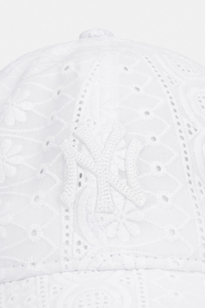 New Era czapka z daszkiem bawełniana BRODERIE 920 NYY 60667498 biały AW26
