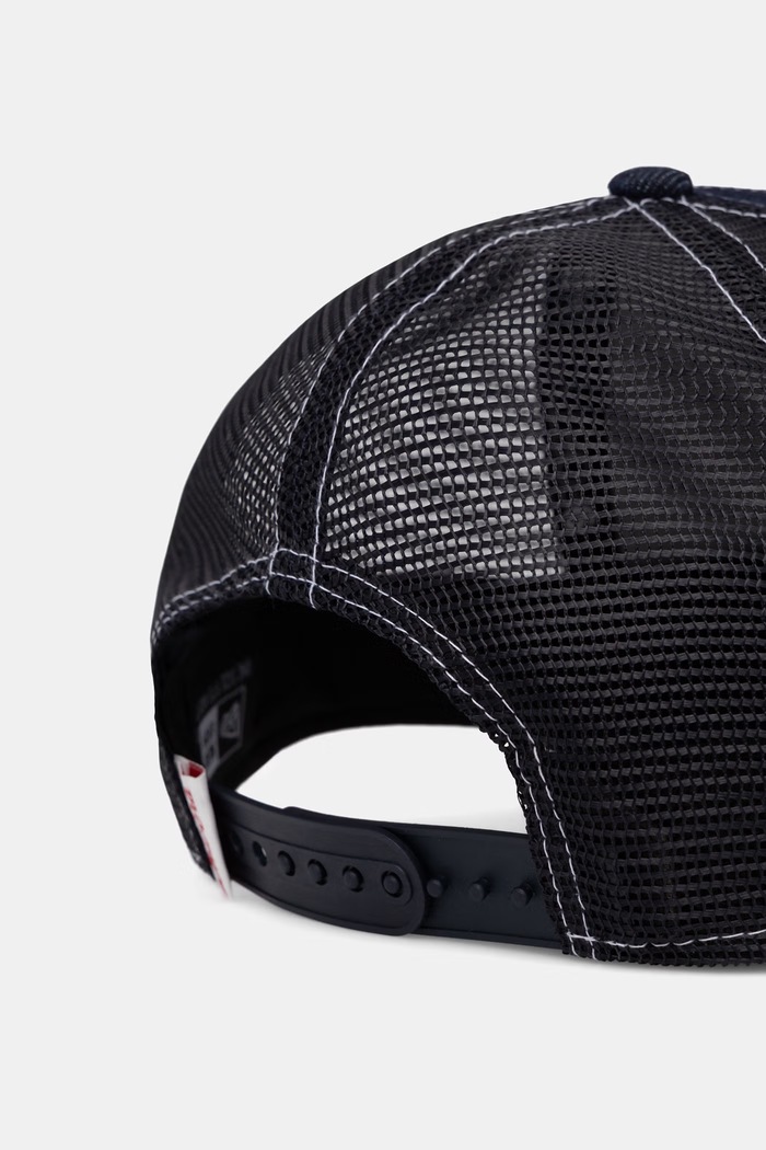 Akcesoria New Era czapka z daszkiem trucker NE 940 MC TRUCKER 60856337 granatowy