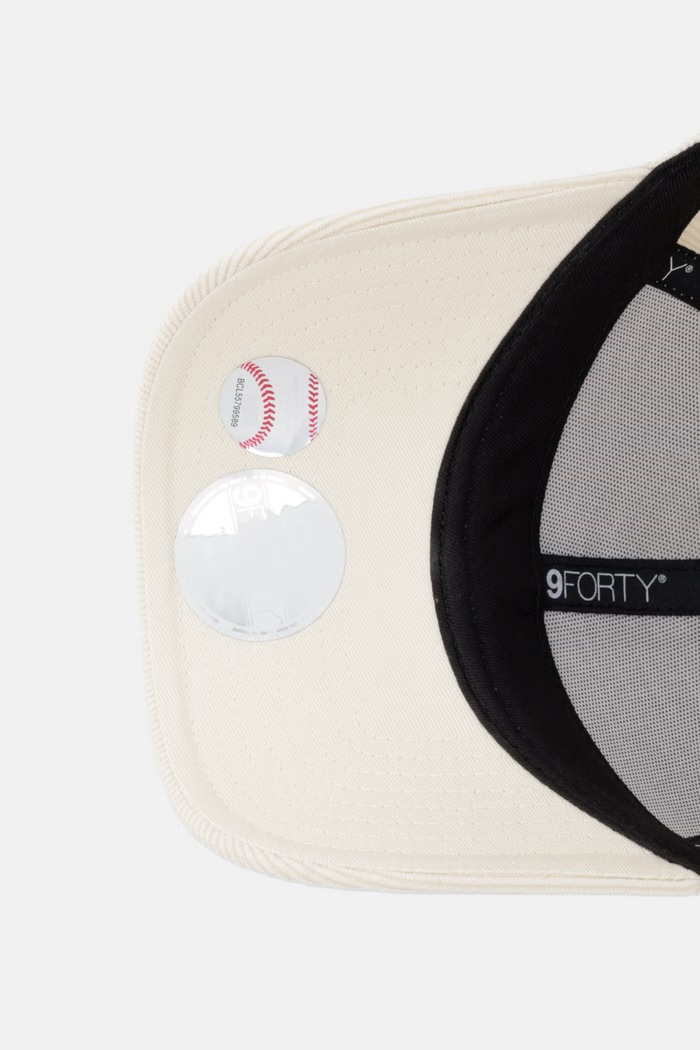 New Era czapka bejsbolówka sztruksowa MINI CORD 940 NYY beżowy 60856317
