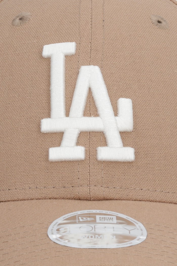 New Era čiapka so šiltom s prímesou ľanu LINEN 940 LA DODGERS 60856358 hnedá AW26