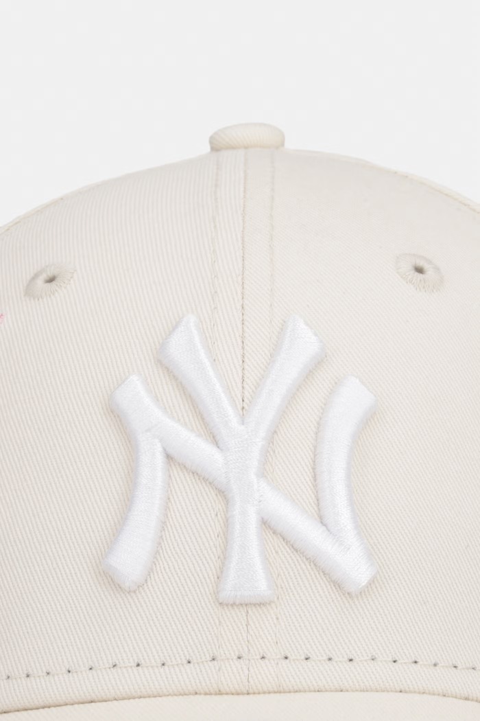 New Era czapka z daszkiem bawełniana FLORAL ICON 940 NYY 60856330 beżowy AW26
