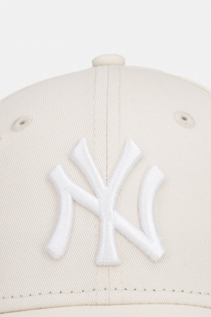 New Era czapka z daszkiem bawełniana FLORAL ICON 940 NYY 60856330 beżowy AW26
