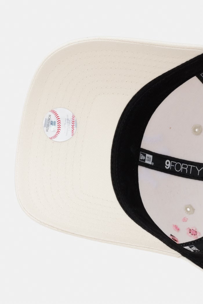 New Era czapka z daszkiem bawełniana FLORAL ICON 940 NYY beżowy 60856330