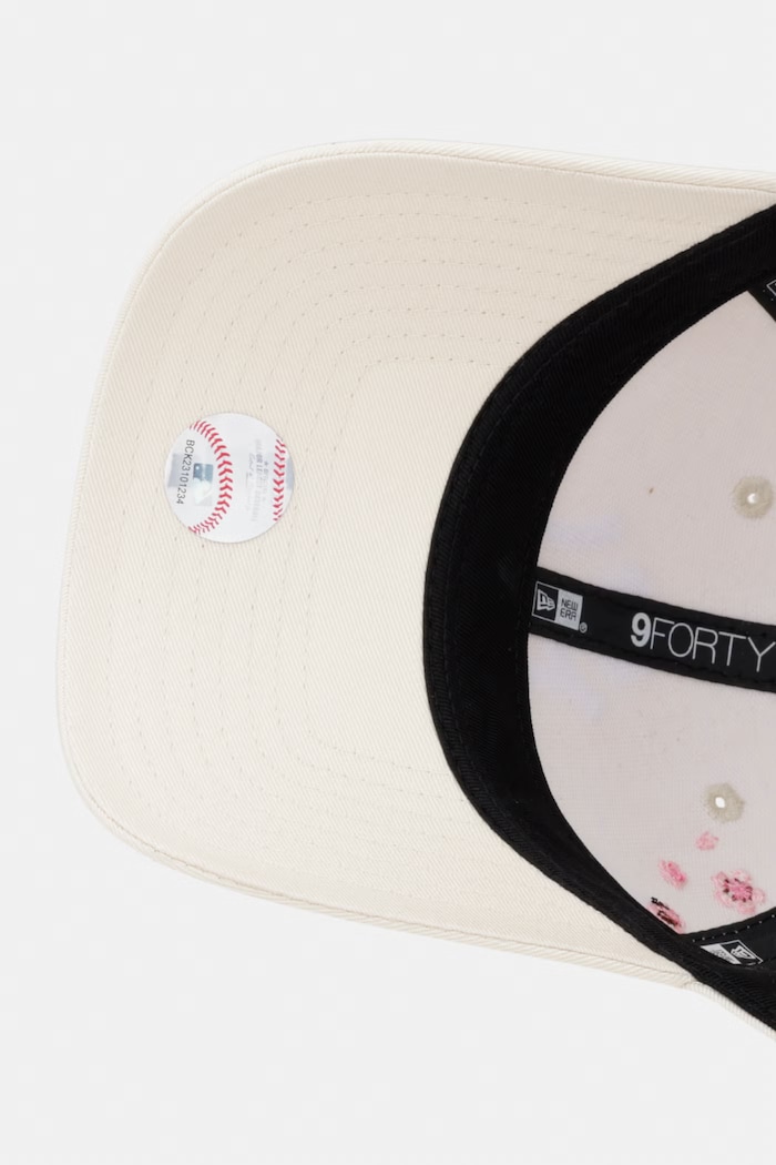 New Era czapka z daszkiem bawełniana FLORAL ICON 940 NYY beżowy 60856330