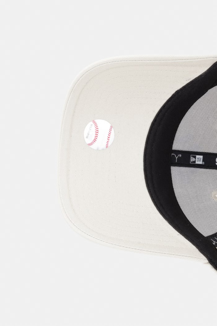New Era czapka bejsbolówka bawełniana METALLIC 940 NYY beżowy 60856353
