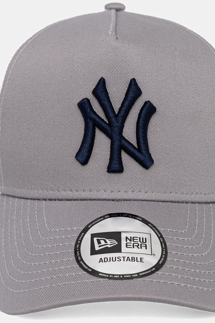 New Era czapka z daszkiem trucker SIDE PATCH TRUCKER NYY 60667444 szary AW26
