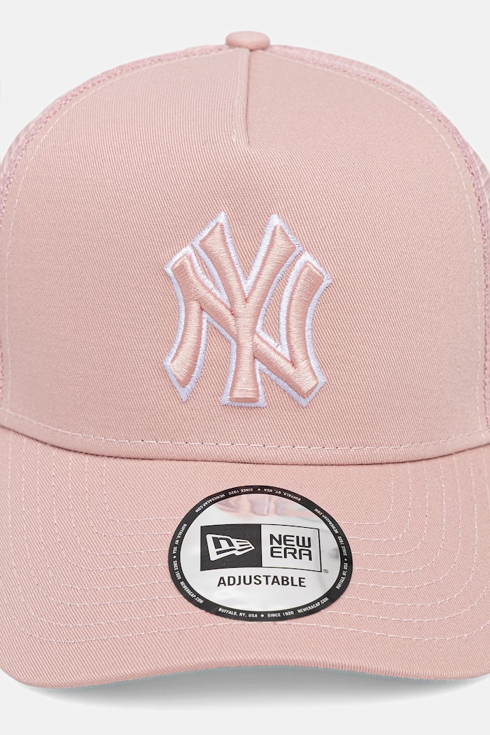 New Era czapka z daszkiem trucker OUTLINE EF TRUCKER NYY 60856375 różowy AW26