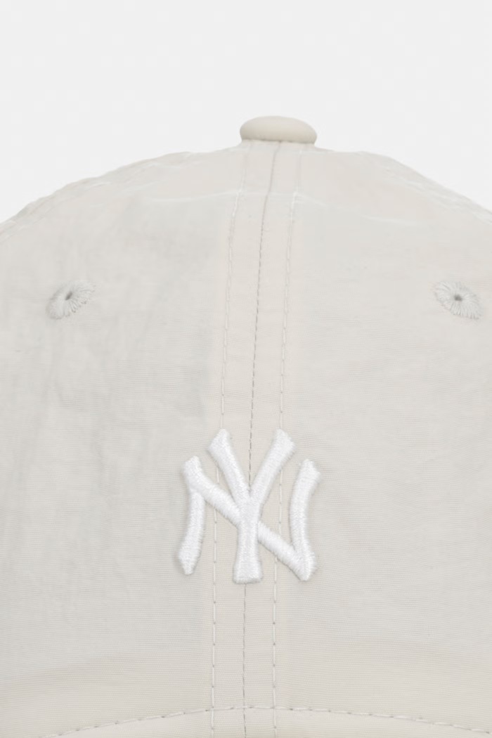 New Era czapka bejsbolówka RECYCLED MINI 920 NYY 60856348 beżowy AW26