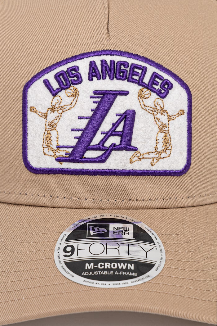 New Era czapka z daszkiem trucker NBA 940 MC TRUCKER LAKERS 60856251 beżowy AW26
