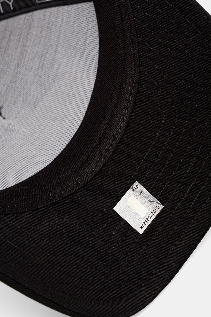 New Era czapka z daszkiem trucker NBA 940 MC TRUCKER BULLS czarny 60856367