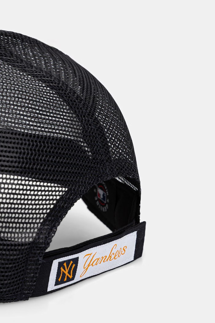 Akcesoria New Era czapka z daszkiem trucker MIDI HOMEFIELD 940 NYY 60856255 czarny