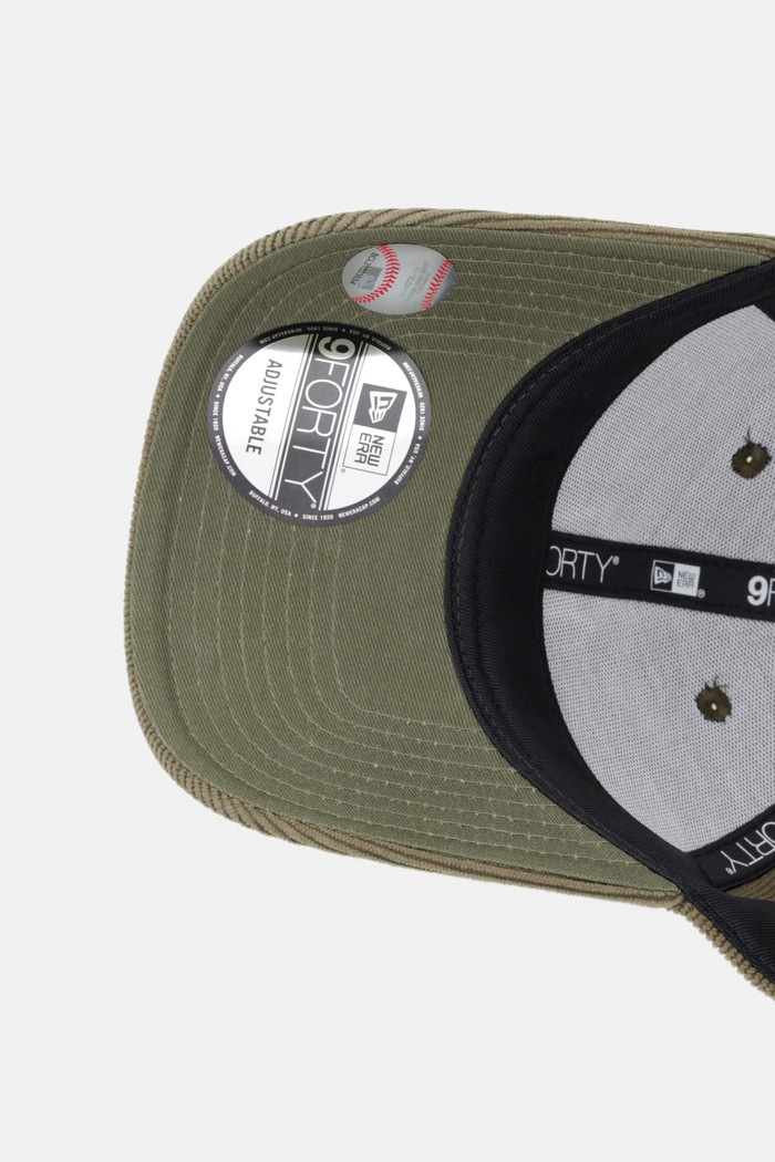 New Era czapka bejsbolówka sztruksowa SOFT CORD 940 NYY zielony 60856329