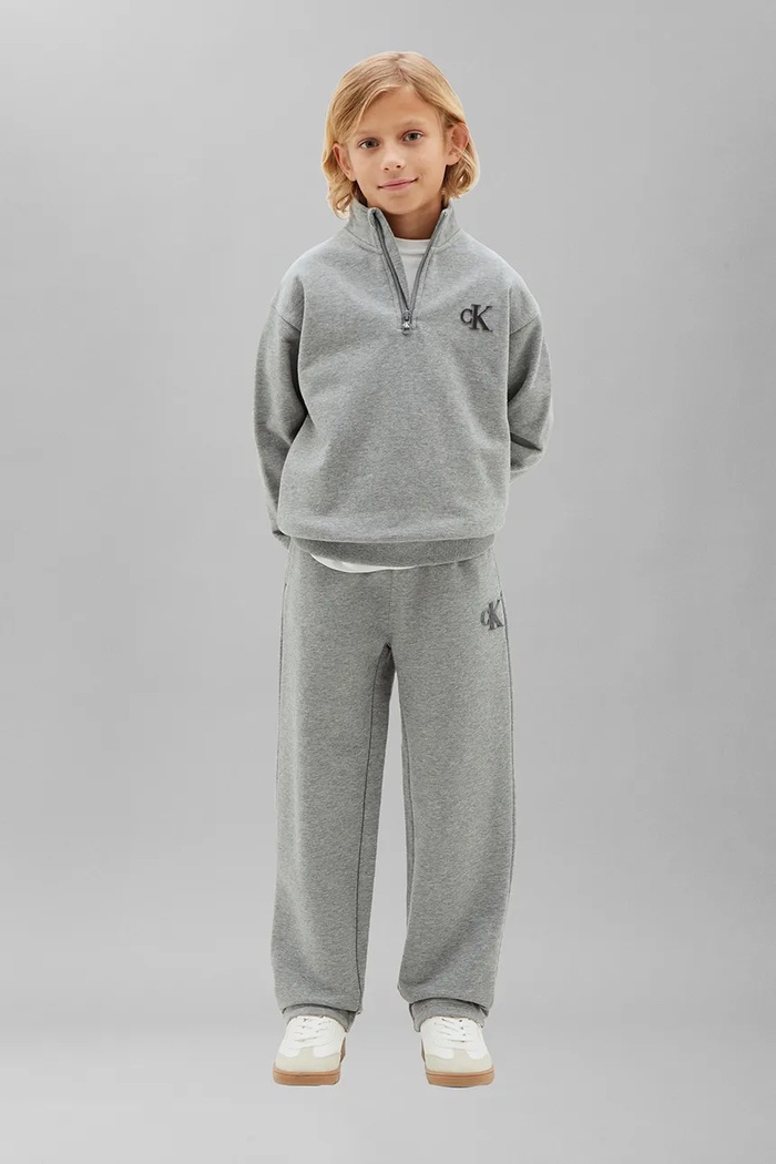 Chłopiec Calvin Klein Jeans spodnie dresowe dziecięce z bawełną LVCKTJC43B.128.176.9BY2 szary
