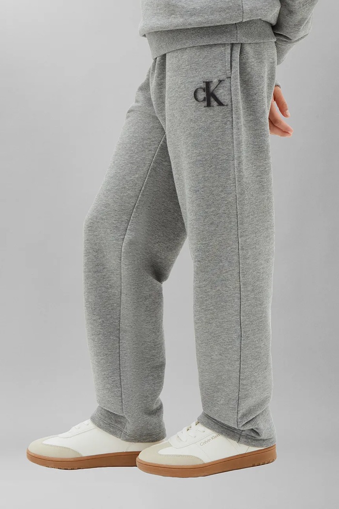 Calvin Klein Jeans spodnie dresowe dziecięce z bawełną szary LVCKTJC43B.104.122.9BY2
