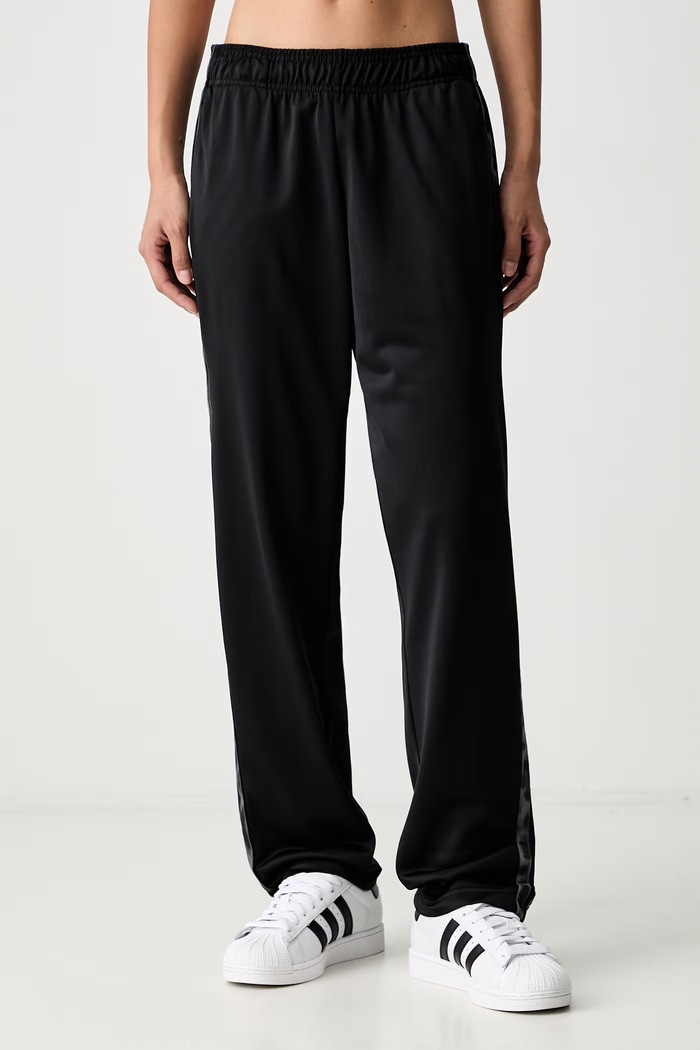 adidas komplet dresowy damski Essentials czarny KG1875