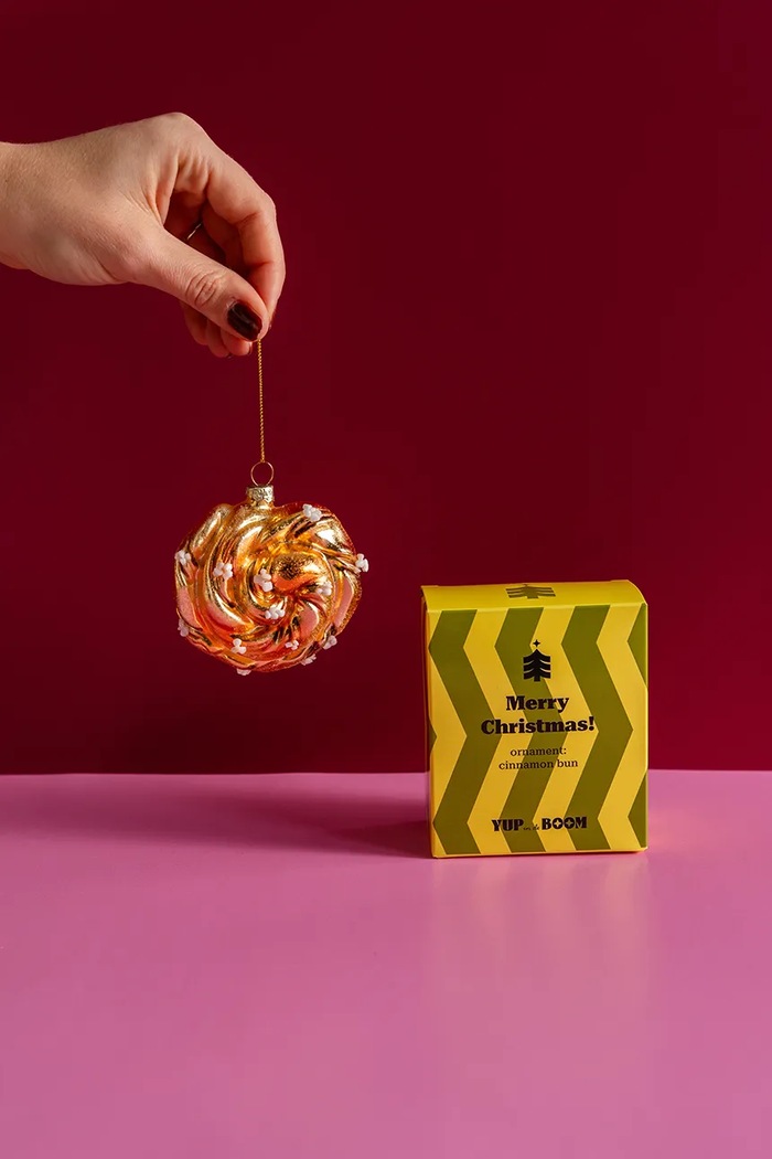 Zawieszka choinkowa ze szkła YUP in de BOOM YUPCINNAMON żółty