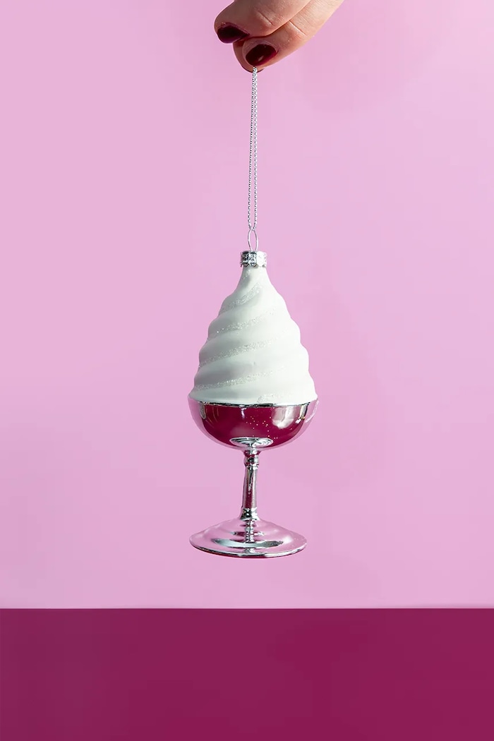 YUP in de BOOM Zawieszka choinkowa ze szkła YUPICECREAM biały AW26