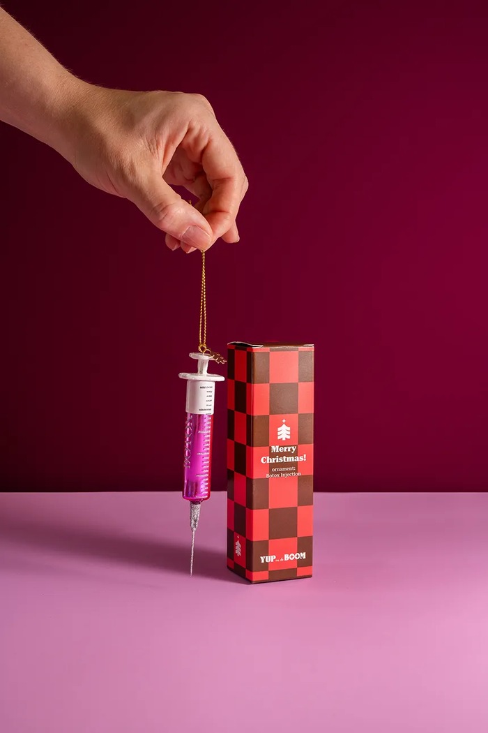 YUP in de BOOM Zawieszka choinkowa ze szkła YUPBOTOX różowy AW26