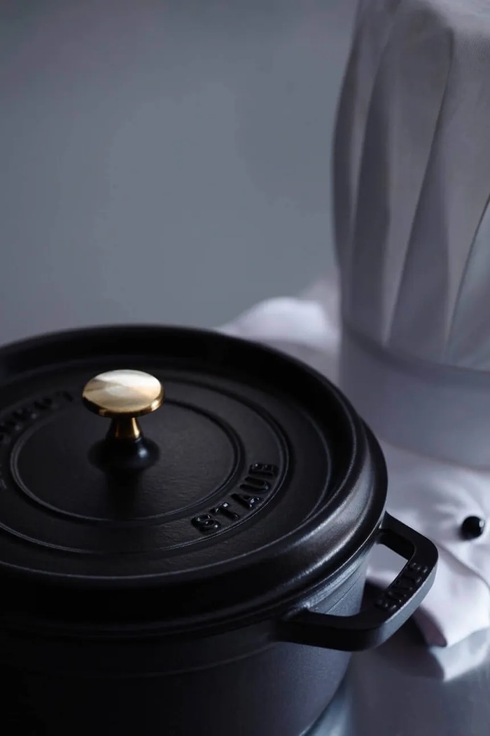 Staub Garnek żeliwny La Cocotte 3,8 l 40500.241.0 czarny AW26